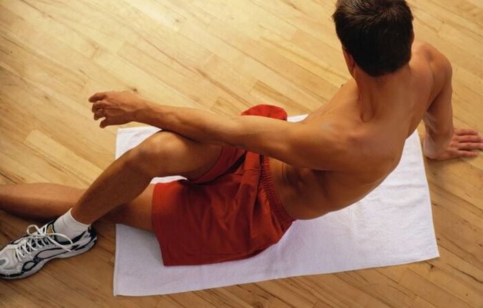 L'esercizio fisico regolare aiuterà ad aumentare la forza maschile. 
